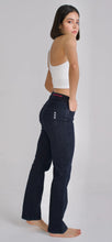 Cargar imagen en el visor de la galería, BOOTCUT jeans