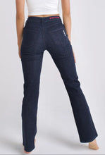 Cargar imagen en el visor de la galería, KIT DE PRUEBA MAYOREO | 2 JEANS + Playera - BASTIAAN® Jeans Mayoreo