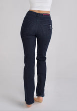 Cargar imagen en el visor de la galería, KIT DE PRUEBA MAYOREO | 2 JEANS + Playera - BASTIAAN® Jeans Mayoreo